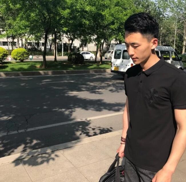 短评：抖音网红视频被传播，患上抑郁症！某些同性恋的欲望不该建立在别人的痛苦上！ - 51虹马