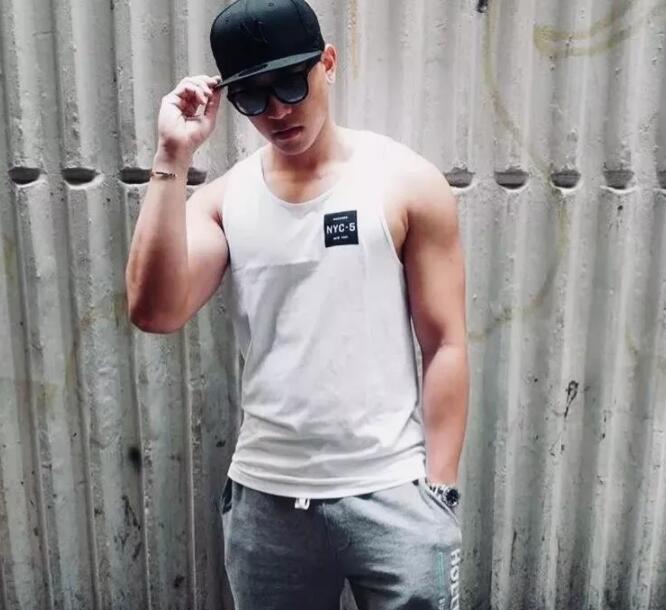 刚猛鲜嫩校草，被大包室友强势抢镜！ - 51虹马