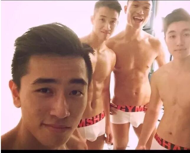 刚猛鲜嫩校草,被大包室友强势抢镜! - 51虹马 刚猛鲜嫩校草,被大包室友强势抢镜! - 51虹马