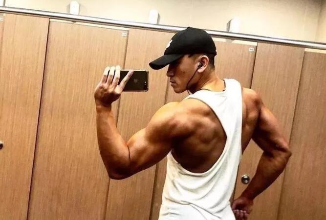 刚猛鲜嫩校草,被大包室友强势抢镜! - 51虹马 刚猛鲜嫩校草,被大包室友强势抢镜! - 51虹马