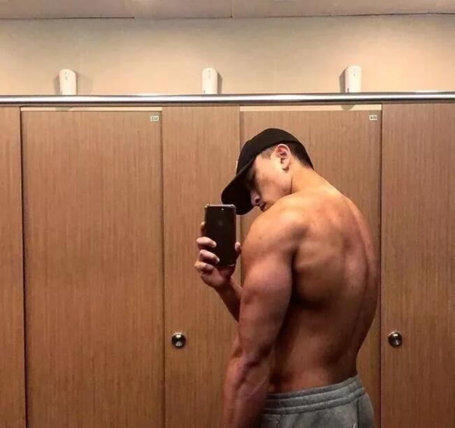 刚猛鲜嫩校草,被大包室友强势抢镜! - 51虹马 刚猛鲜嫩校草,被大包室友强势抢镜! - 51虹马