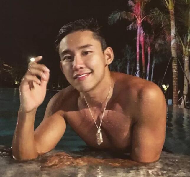 “宁泽涛”兼职泳池模特性感到炸裂！盯档猫都说他实力不俗！！ - 51虹马