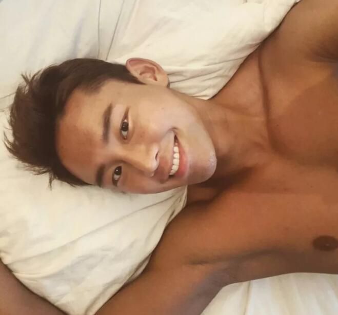 “宁泽涛”兼职泳池模特性感到炸裂！盯档猫都说他实力不俗！！ - 51虹马