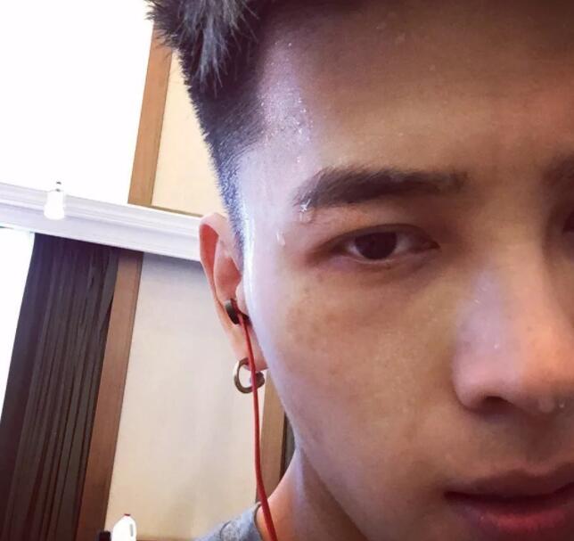 帅哥∣《延禧攻略》中的帅气王爷，可是一个有健硕肌肉的运动Boy！－－洪尧 - 51虹马