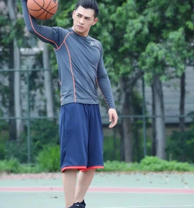 帅哥∣《延禧攻略》中的帅气王爷，可是一个有健硕肌肉的运动Boy！－－洪尧 - 51虹马