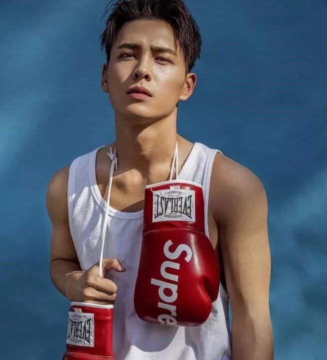 帅哥∣《延禧攻略》中的帅气王爷,可是一个有健硕肌肉的运动Boy!--洪尧 - 51虹马 帅哥∣《延禧攻略》中的帅气王爷,可是一个有健硕肌肉的运动Boy!--洪尧 - 51虹马