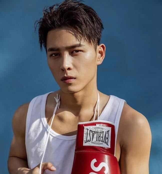 帅哥∣《延禧攻略》中的帅气王爷,可是一个有健硕肌肉的运动Boy!--洪尧 - 51虹马 帅哥∣《延禧攻略》中的帅气王爷,可是一个有健硕肌肉的运动Boy!--洪尧 - 51虹马