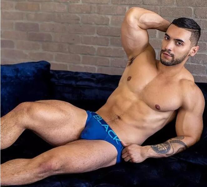 25岁牛郎界帝王！一晚3千万一年赚1亿，私底下却是土味情话大佬！ - 51虹马