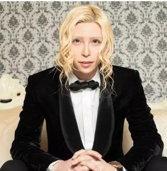 25岁牛郎界帝王！一晚3千万一年赚1亿，私底下却是土味情话大佬！ - 51虹马