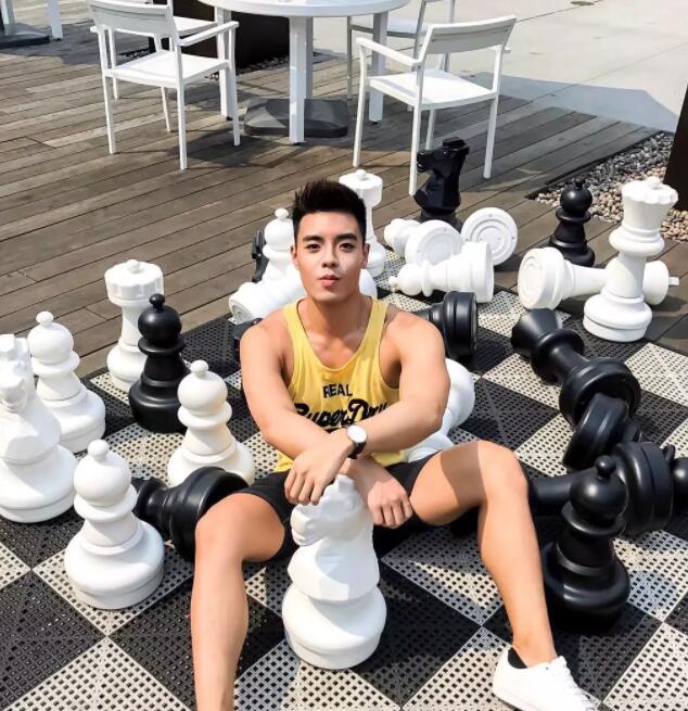 大胸筋肉男团成员俬拍写真被曝！被公司雪藏之后，INS彻底放开自我…… - 51虹马