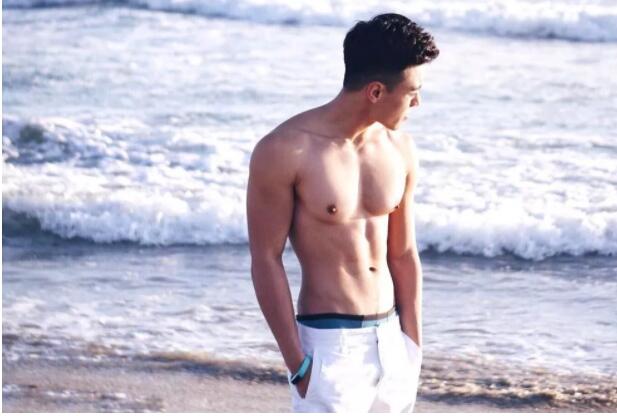 大胸筋肉男团成员俬拍写真被曝！被公司雪藏之后，INS彻底放开自我…… - 51虹马