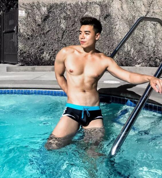 大胸筋肉男团成员俬拍写真被曝！被公司雪藏之后，INS彻底放开自我…… - 51虹马