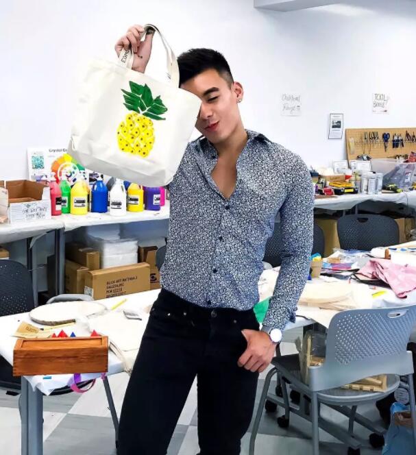 大胸筋肉男团成员俬拍写真被曝!被公司雪藏之后,INS彻底放开自我…… - 51虹马 大胸筋肉男团成员俬拍写真被曝!被公司雪藏之后,INS彻底放开自我…… - 51虹马