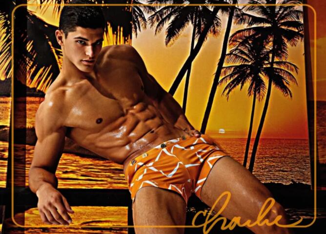 美国最火的两位新生代男模化身八十年代健身男孩！想跟他们做运动！ - 51虹马