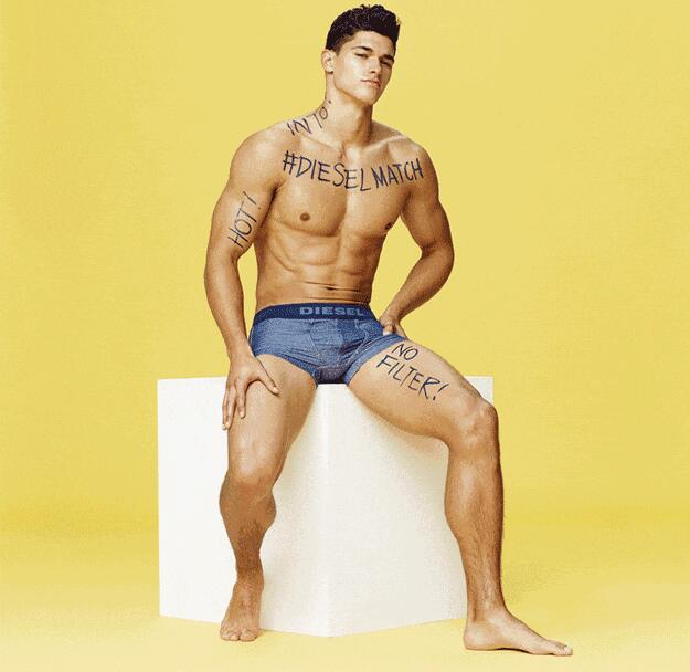 美国最火的两位新生代男模化身八十年代健身男孩！想跟他们做运动！ - 51虹马