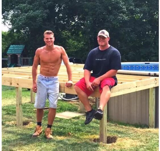 美国最火的两位新生代男模化身八十年代健身男孩！想跟他们做运动！ - 51虹马