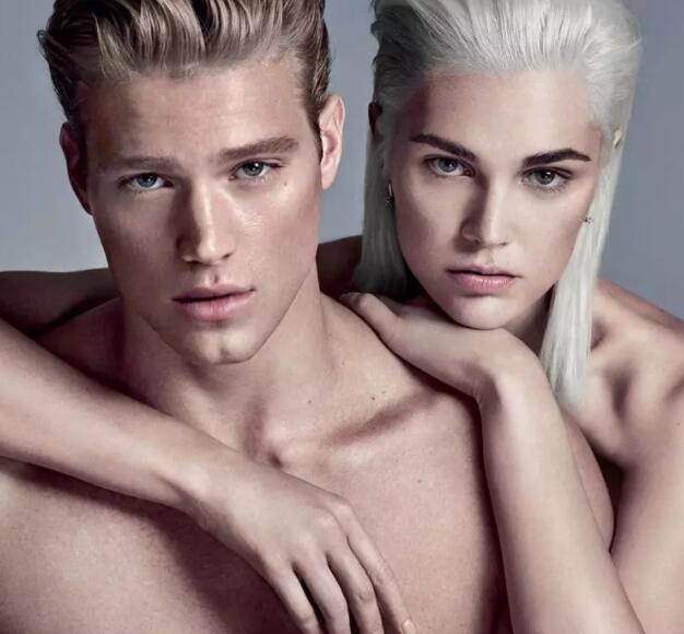 美国最火的两位新生代男模化身八十年代健身男孩！想跟他们做运动！ - 51虹马