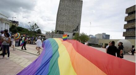 今日国际同志新闻：直男演员演迪士尼公开同性恋 被网友狂批等等 - 51虹马