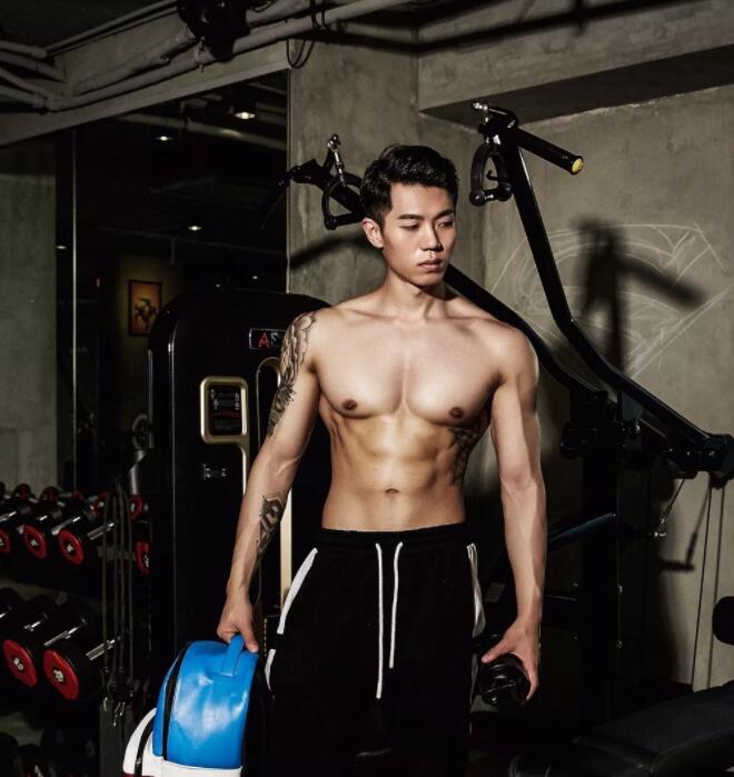 看点∣给胸肌买保险?盯档猫最爱的翘臀健身教练兼禸褲男模,网传男神…… - 51虹马 看点∣给胸肌买保险?盯档猫最爱的翘臀健身教练兼禸褲男模,网传男神…… - 51虹马