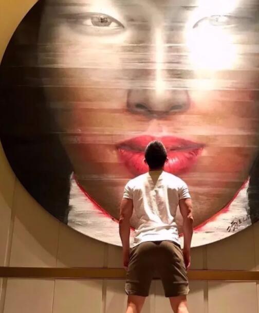 看点∣肌肉网红网球小哥,海边清凉照+健身房心机秀翘臀,越玩越大了惹~ - 51虹马 看点∣肌肉网红网球小哥,海边清凉照+健身房心机秀翘臀,越玩越大了惹~ - 51虹马