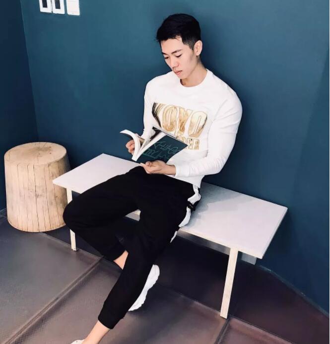 看点∣给胸肌买保险?盯档猫最爱的翘臀健身教练兼禸褲男模,网传男神…… - 51虹马 看点∣给胸肌买保险?盯档猫最爱的翘臀健身教练兼禸褲男模,网传男神…… - 51虹马