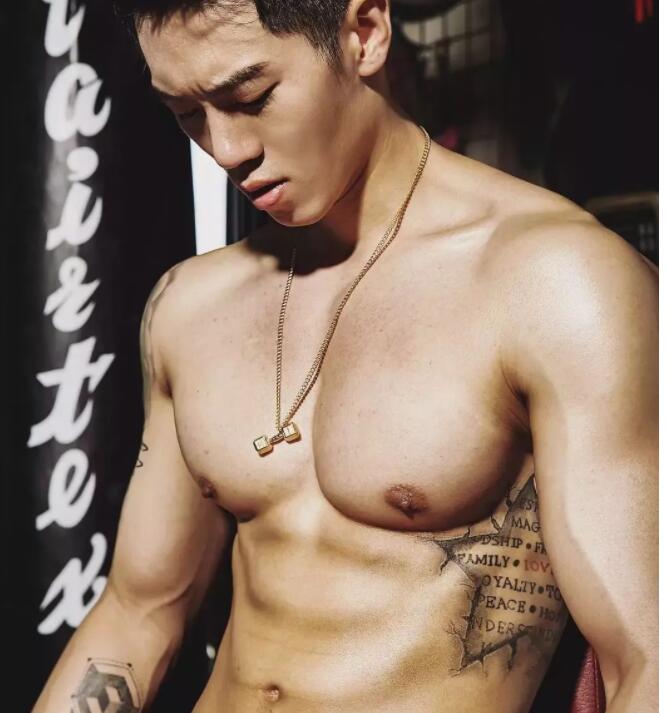 看点∣给胸肌买保险?盯档猫最爱的翘臀健身教练兼禸褲男模,网传男神…… - 51虹马 看点∣给胸肌买保险?盯档猫最爱的翘臀健身教练兼禸褲男模,网传男神…… - 51虹马