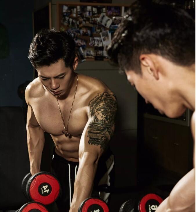 看点∣给胸肌买保险?盯档猫最爱的翘臀健身教练兼禸褲男模,网传男神…… - 51虹马 看点∣给胸肌买保险?盯档猫最爱的翘臀健身教练兼禸褲男模,网传男神…… - 51虹马