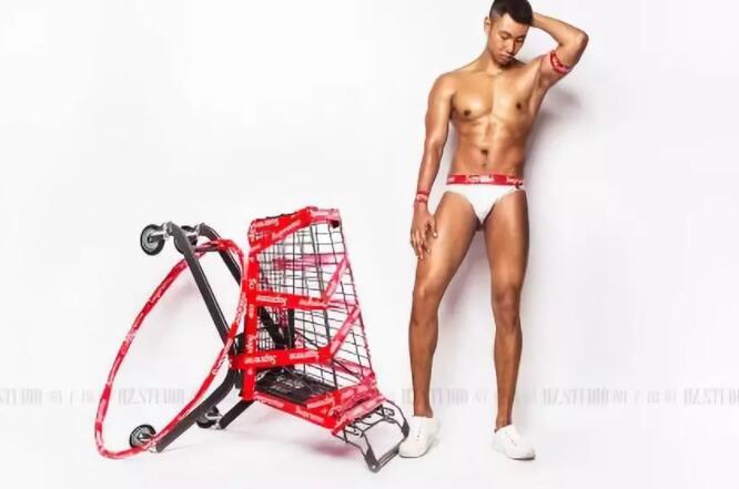 几年过去，他还是稳坐国内第一翘臀网红宝座 - 51虹马