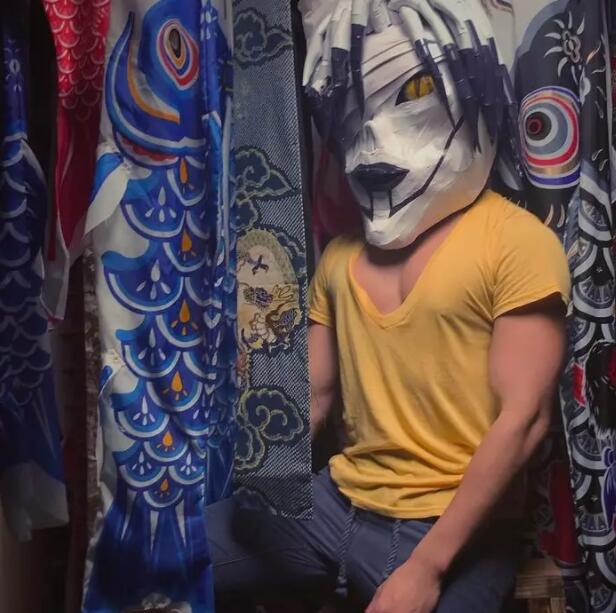 几年过去，他还是稳坐国内第一翘臀网红宝座 - 51虹马