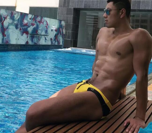 几年过去，他还是稳坐国内第一翘臀网红宝座 - 51虹马