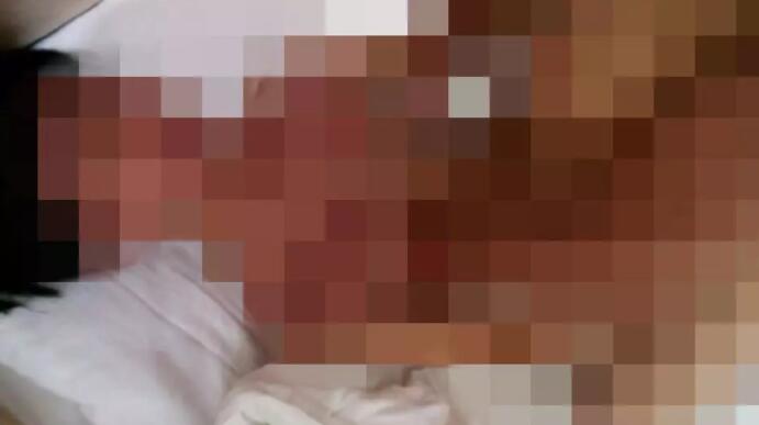 舔足、脱衣、猥亵器官，花千元就可以和男孩儿发生关系.. - 51虹马