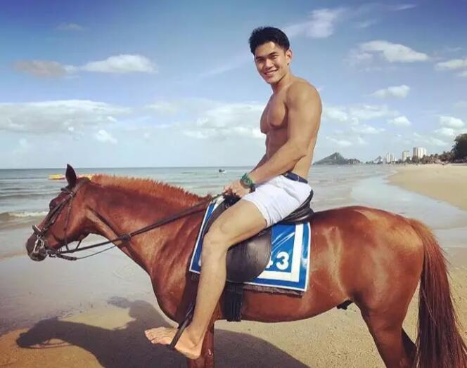 超火的阴阳师系列男模被扒光：185CM教练800抛售原味？ - 51虹马