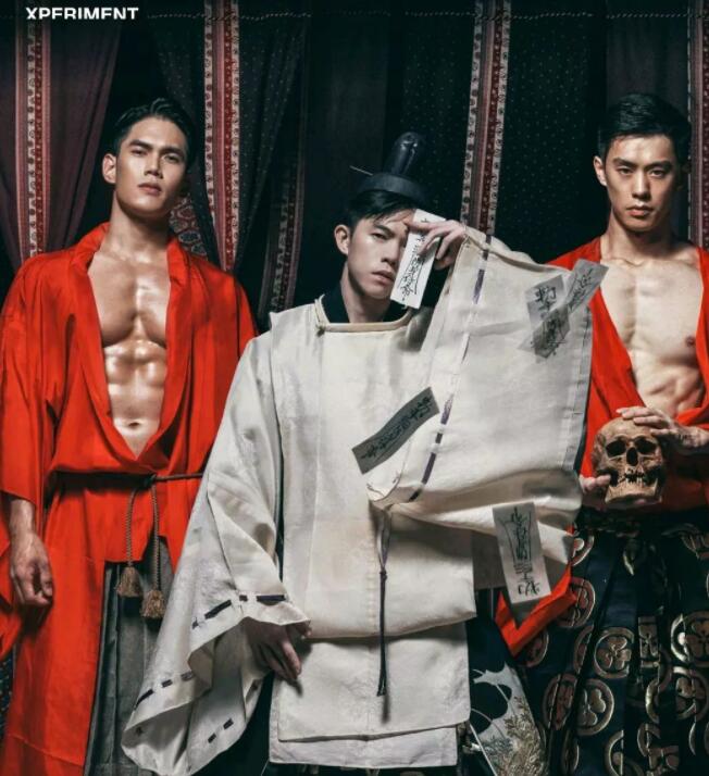 超火的阴阳师系列男模被扒光：185CM教练800抛售原味？ - 51虹马