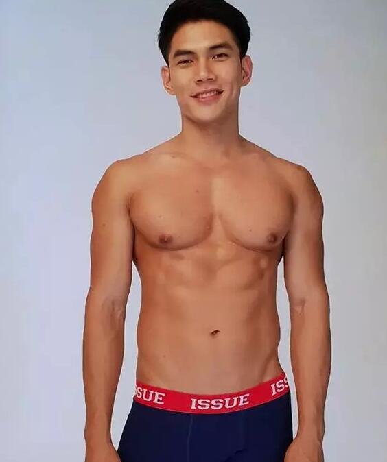 超火的阴阳师系列男模被扒光：185CM教练800抛售原味？ - 51虹马