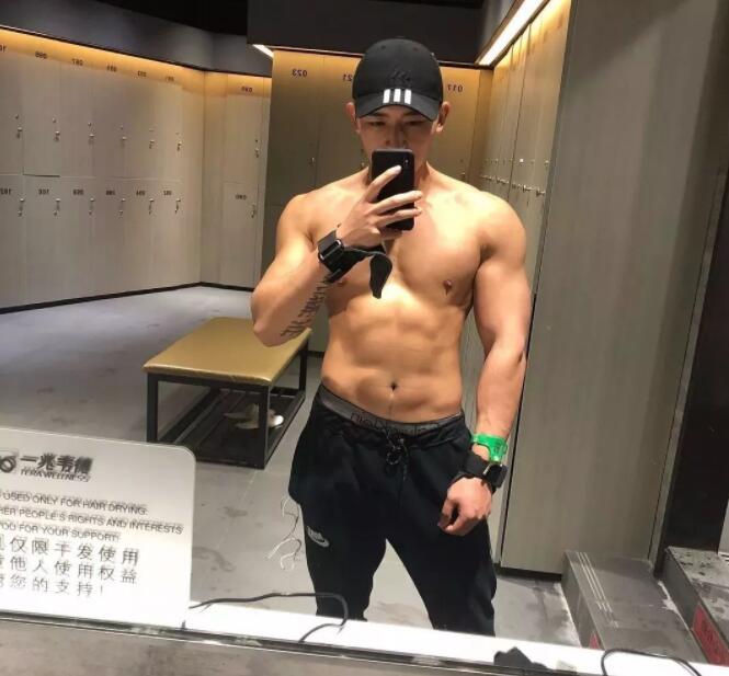 看点∣高颜值鲜肉男模筋肉爆棚，涩影师最宠爱的肌肉身材！ - 51虹马