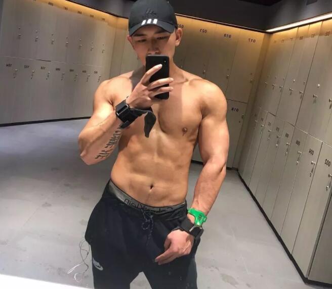 看点∣高颜值鲜肉男模筋肉爆棚，涩影师最宠爱的肌肉身材！ - 51虹马