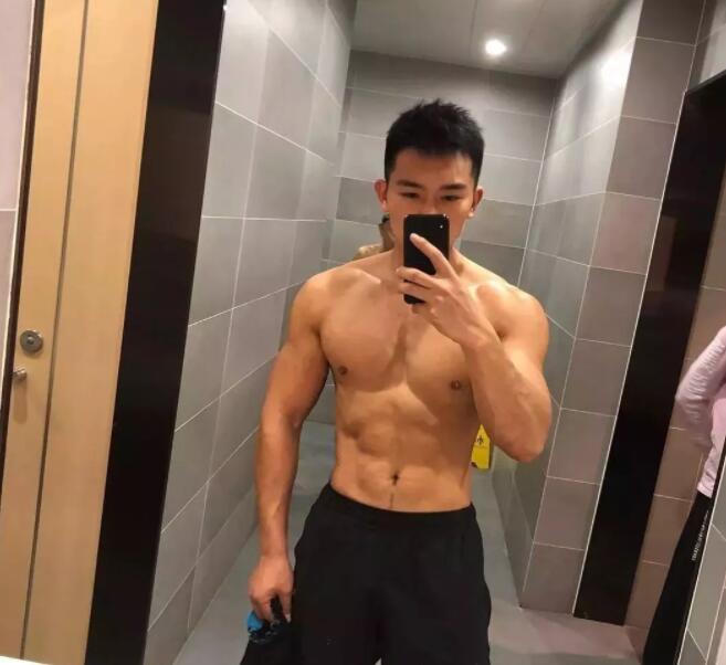 看点∣高颜值鲜肉男模筋肉爆棚，涩影师最宠爱的肌肉身材！ - 51虹马