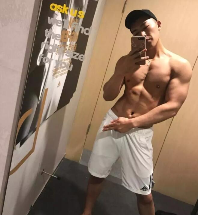 看点∣高颜值鲜肉男模筋肉爆棚，涩影师最宠爱的肌肉身材！ - 51虹马