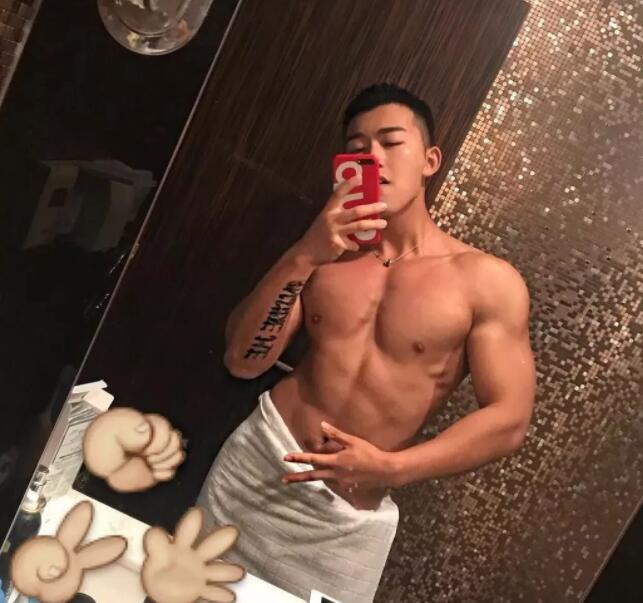 看点∣高颜值鲜肉男模筋肉爆棚，涩影师最宠爱的肌肉身材！ - 51虹马