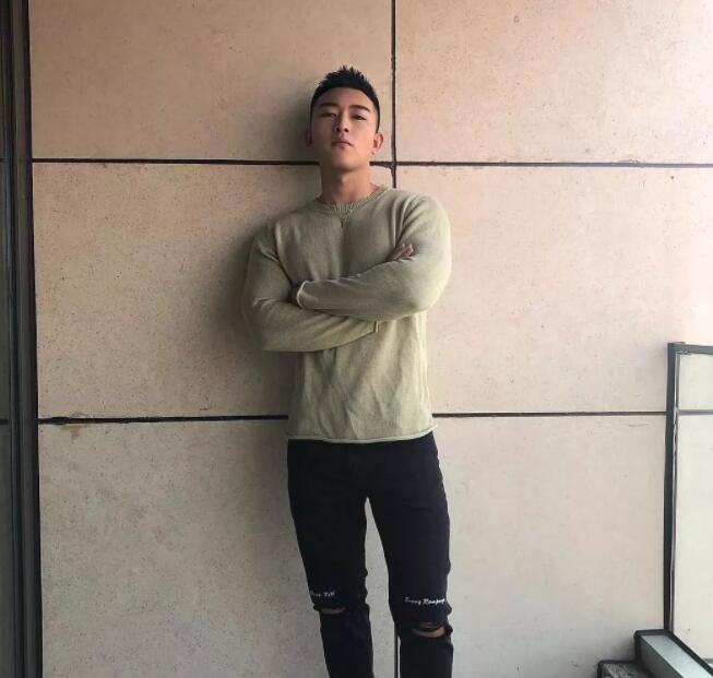 看点∣高颜值鲜肉男模筋肉爆棚，涩影师最宠爱的肌肉身材！ - 51虹马