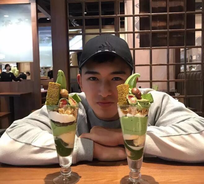 看点∣高颜值鲜肉男模筋肉爆棚，涩影师最宠爱的肌肉身材！ - 51虹马