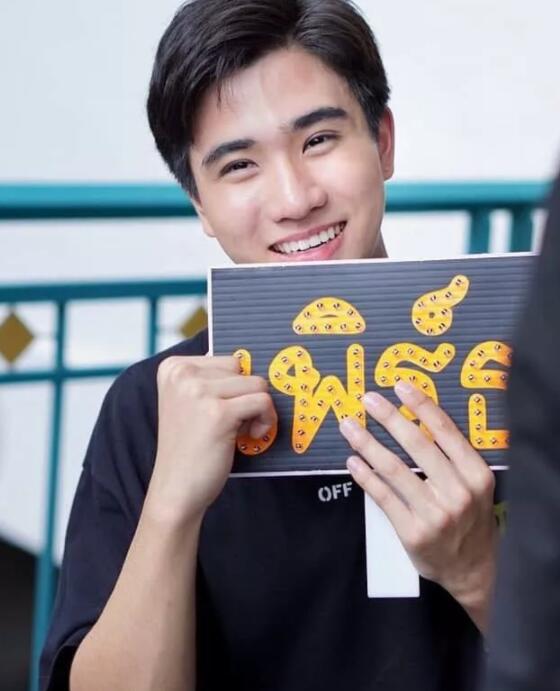 错过了大多数的17岁，请不要错过他的17岁 - 51虹马