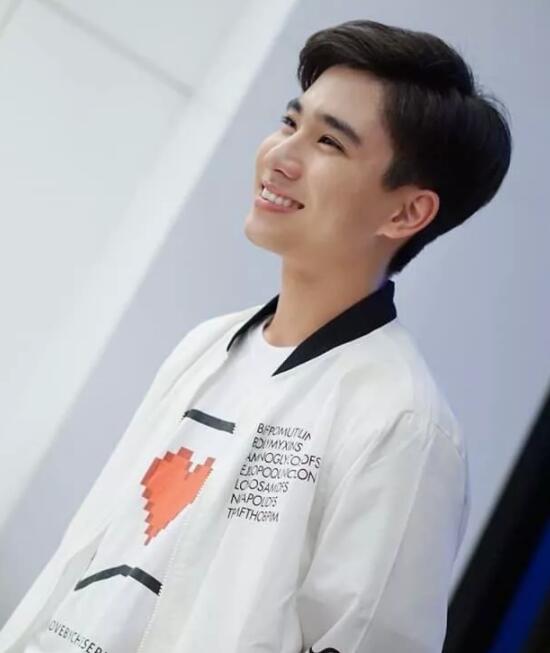 错过了大多数的17岁，请不要错过他的17岁 - 51虹马