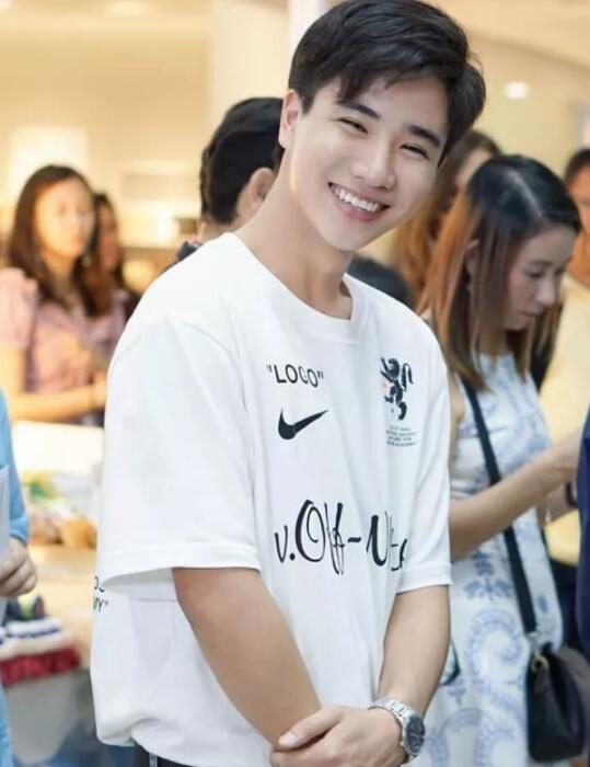 错过了大多数的17岁，请不要错过他的17岁 - 51虹马