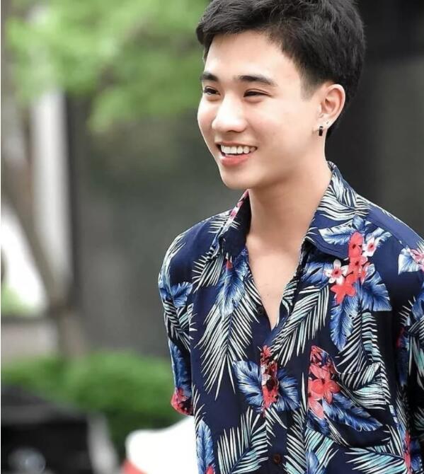 错过了大多数的17岁，请不要错过他的17岁 - 51虹马