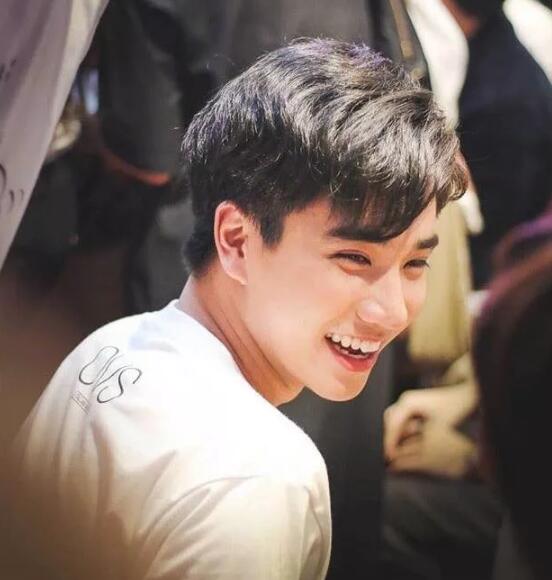 错过了大多数的17岁，请不要错过他的17岁 - 51虹马