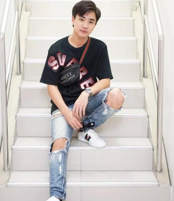 错过了大多数的17岁，请不要错过他的17岁 - 51虹马