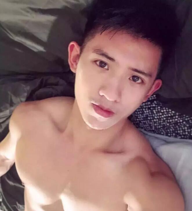 92年网红小奶狗，很多人愿意为他含笑做1。 - 51虹马