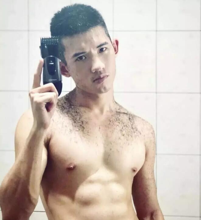 92年网红小奶狗，很多人愿意为他含笑做1。 - 51虹马