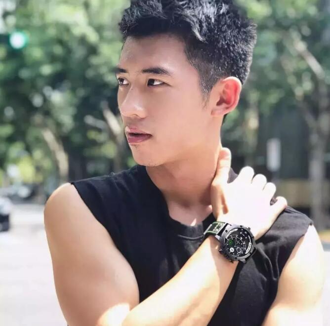 92年网红小奶狗，很多人愿意为他含笑做1。 - 51虹马